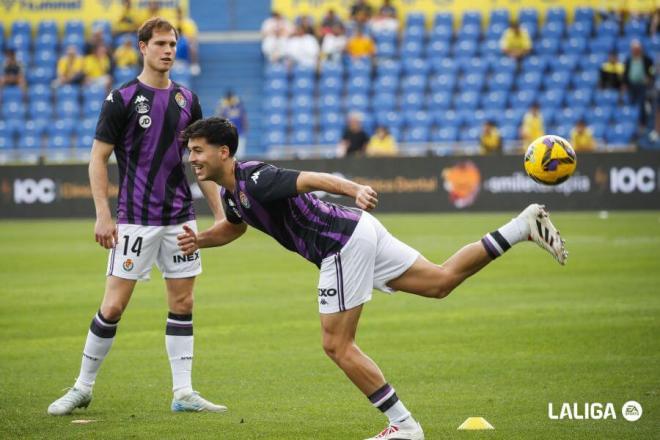 Diego Cocca da instrucciones en el Girona - Valladolid (Foto: LALIGA).