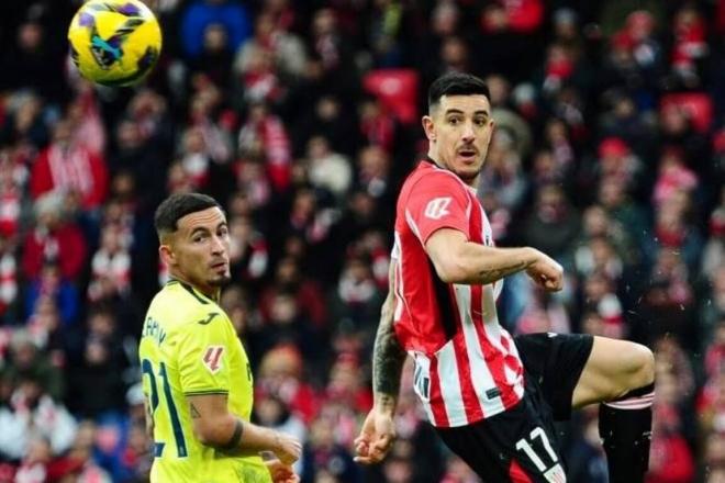 Yuri Berchiche y Yeremi Pino, del Villarreal CF, en el partido de Liga de San Mamés (Foto: Athletic Club).