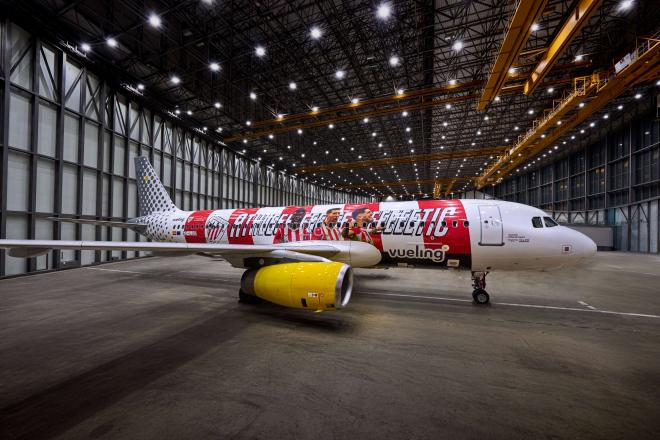 El nuevo avión personalizado del Athletic Club, que se ha estrenado con el viaje a Estambul (Foto: ATH).