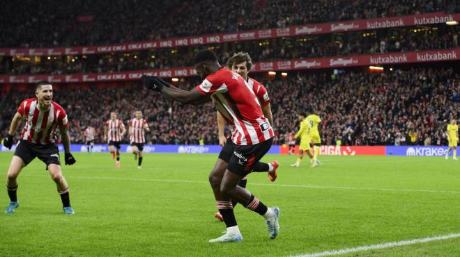 Iñaki Williams agradece el pase de Oihan Sancet tras marcar ante el Villarreal CF de Marcelino García Toral en San Mamés (Foto: Athletic Club).