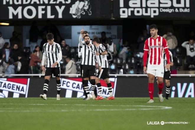 Luis Muñoz celebra el gol al Sporting (Foto: LALIGA).