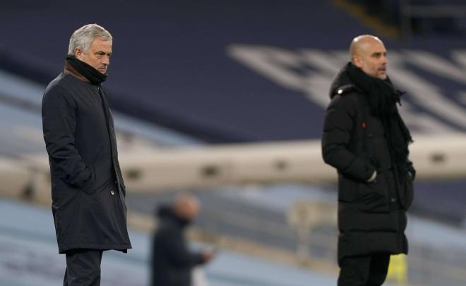 José Mourinho y Pep Guardiola, en un partido entre ambos (Foto: CordonPress).