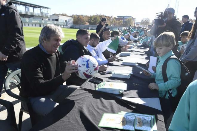 Manuel Pellegrini, durante la jornada del martes (Foto: Kiko Hurtado).