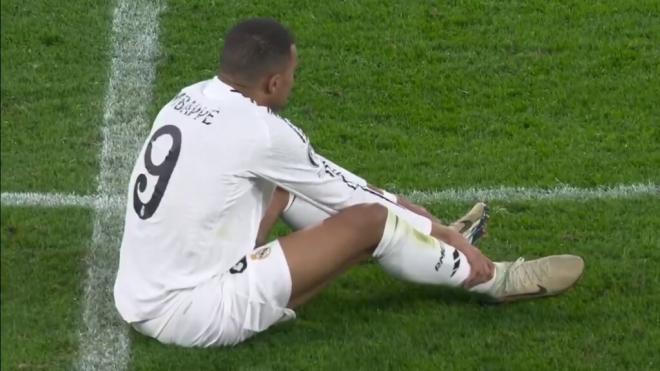 Kylian Mbappé lesionado ante el Atalanta (Movistar +)