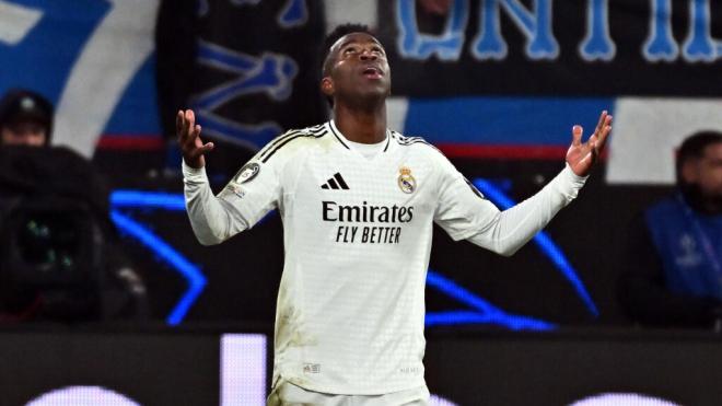 Vinicius, en el partido frente a la Atalanta. (Fuente: EFE)