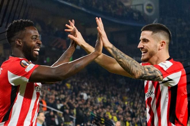 Iñaki Williams es felicitado por Oihan Sancet por su doblete ante el Fenerbahçe en Estambul (Foto: Athletic Club).