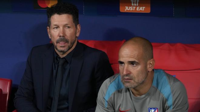 El Cholo Simeone y Luis Piñedo, en el Metropolitano (Cordon Press)