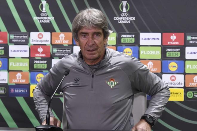 Manuel Pellegrini, en la rueda de prensa previa (Foto: Kiko Hurtado).