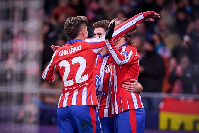 Simeone, Julián y Griezmann celebrando en Champions (Cordon Press)