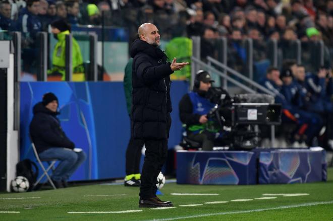 Pep Guardiola lamentándose durante el Juventus-Manchester City (Foto: Cordon Press).