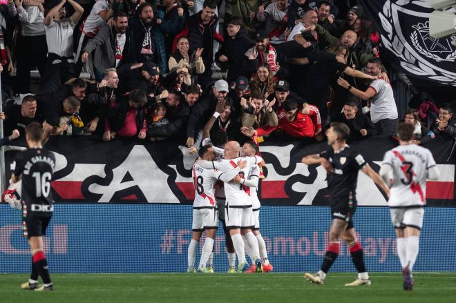 El Rayo Vallecano celebrando un gol ante el Athletic (Cordon Press)