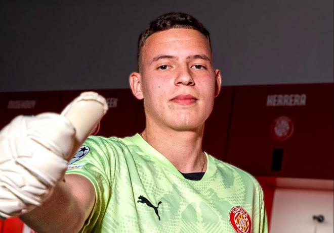 Vladyslav Krapyvstov, en su presentación con el Girona (Foto: GFC).