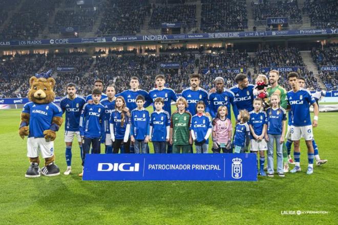 Once titular del Oviedo contra el Granada.