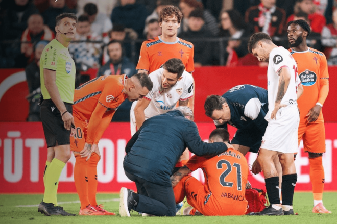 lesión de Mihailo Ristic en el Sánchez-Pizjuán (Foto: RC Celta).