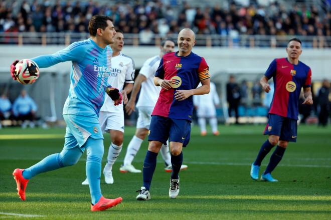 Andrés Iniesta en el Clásico de Leyendas (Foto: EFE)