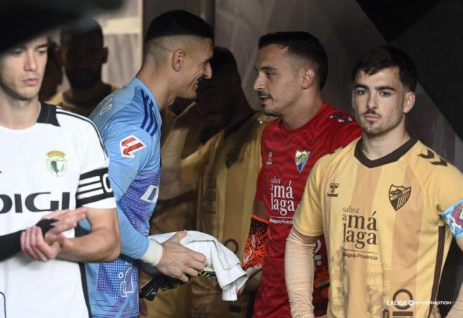 Ramón, en el túnel de vestuarios antes del Burgos - Málaga. (Foto: LALIGA)