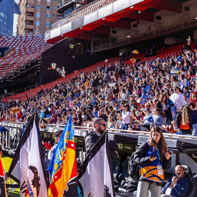 VCF Femenino - FC Barcelona en Mestalla.