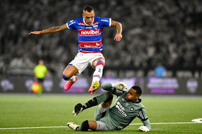 John Victor en un partido con Botafogo (Foto: Cordon Press).