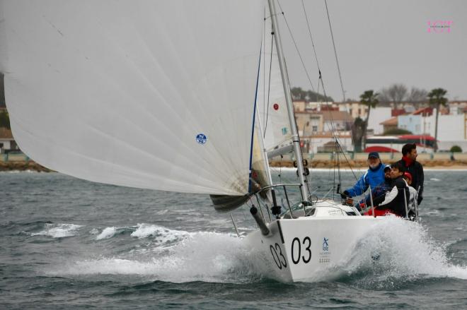 La embarcación, durante el Circuito Alcaidesa Marina de J/80.