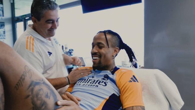 La recuperación de rodilla de Eder Militao (Fuente: @edermilitao)