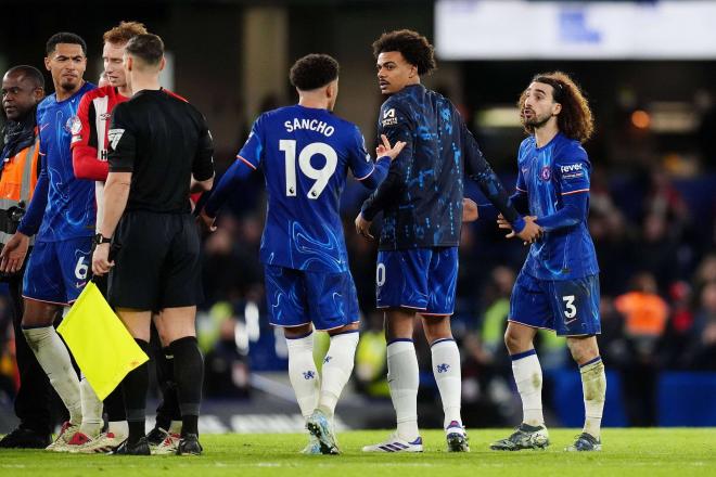 Marc Cucurella tras ser expulsado en el Chelsea-Brentford (Foto: Cordon Press).