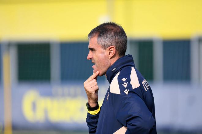 Garitano, en un reciente entrenamiento (Foto: Cádiz CF).