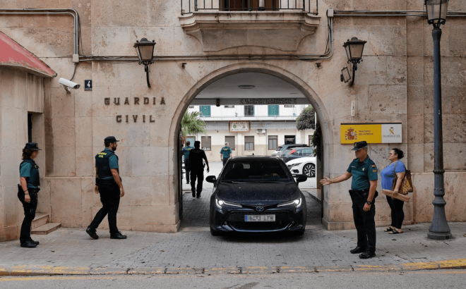 La Guardia Civil informó de la detención del profesor (Foto: EFE)