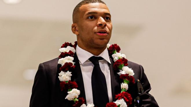 Mbappé en su llegada a Doha (Instagram: @realmadrid)