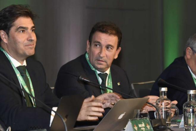 Ángel Haro y López Catalán, en la Junta del Betis 2024 (Foto: Kiko Hurtado)