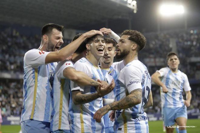 Piña tras el gol de Cordero al Eldense. (Foto: LALIGA)