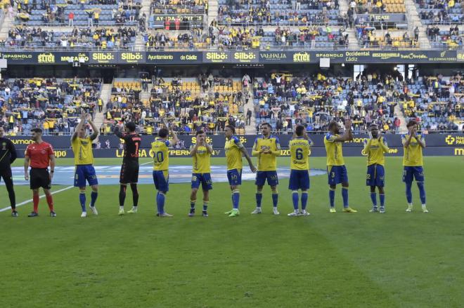 Equipo del Cádiz ante el Albacete (Foto: Cádiz CF).