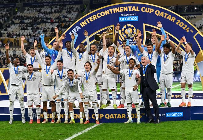 El Real Madrid levanta la Copa Intercontinental (EFE)