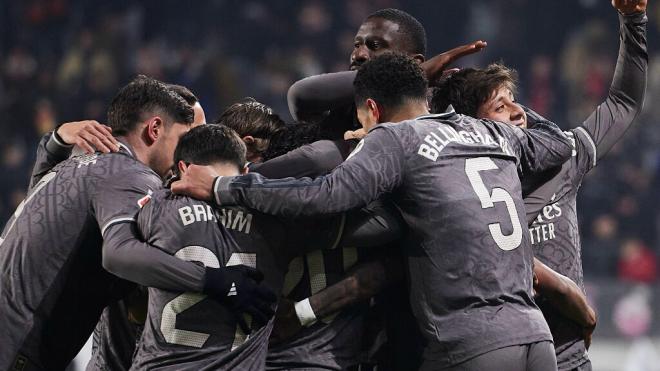 El Real Madrid celebrando un gol en Vallecas (Cordon Press)