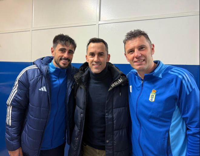 Miguel Linares junto a David Costas y Diego Cervero, en La Romareda (Foto: Real Oviedo).