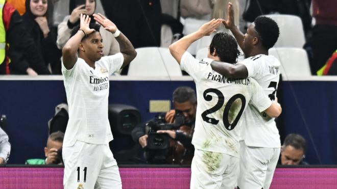 Rodrygo, Vinicius y Fran García celebran un gol en la final de la Intercontinental (EFE)