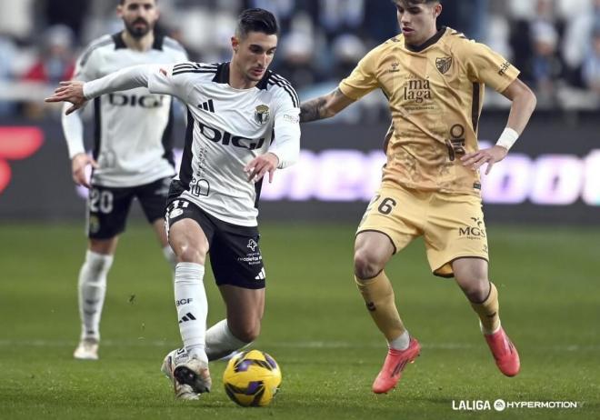 Álex Sancris, jugador que gusta al Getafe, con el Burgos CF (Foto: LALIGA).