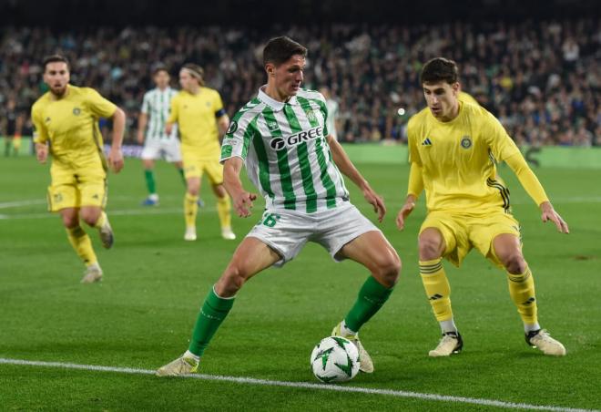 Sergi Altimira contra el Helsinki (Foto: Kiko Hurtado)