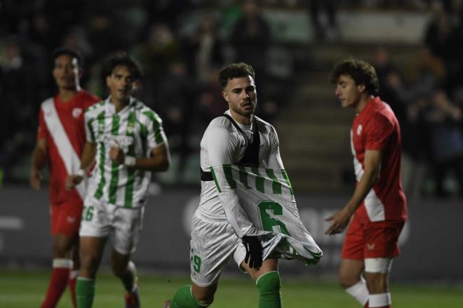 Marcos Fernández celebra su gol (Foto: Kiko Hurtado)