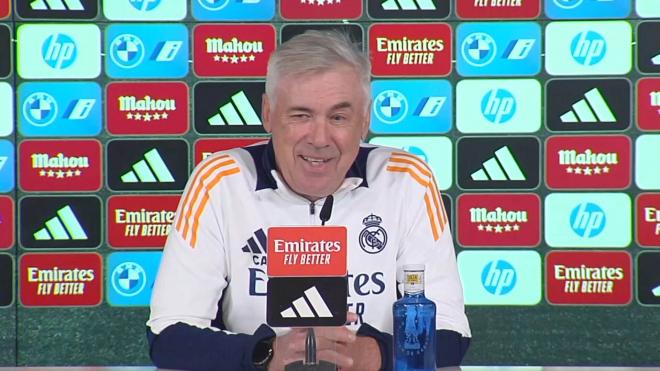 Ancelotti en rueda de prensa.