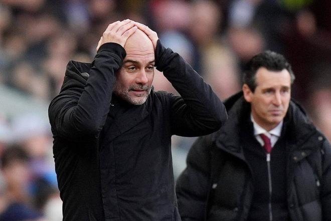 Pep Guardiola se lamenta de una jugada en el Aston Villa-Manchester City (Foto: Cordon Press).