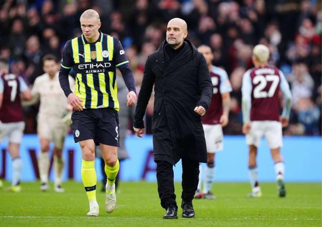 Pep Guardiola con Erling Haaland, en un partido del Manchester City (Foto: Cordon Press).