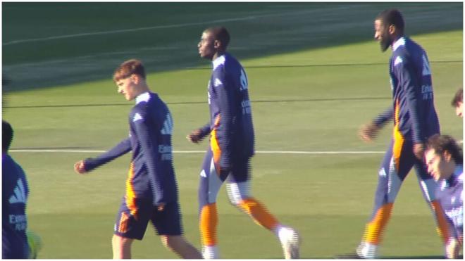 Ferland Mendy de vuelta a los entrenamientos.