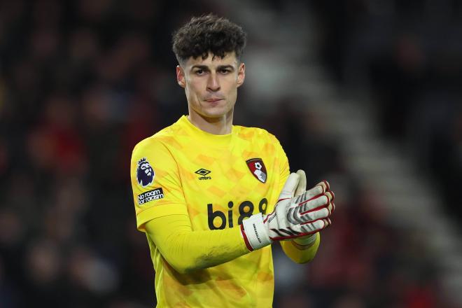 Kepa Arrizabalaga aplaude durante un partido del Bournemouth (Fotos: Cordon Press).