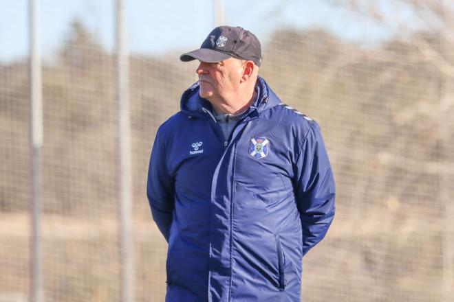 Pepe Mel dirige su último entrenamiento en el Tenerife (Foto: CDT).