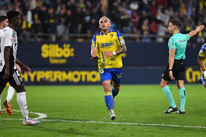 Ocampo regresa al once cadista (Foto: Cádiz CF).