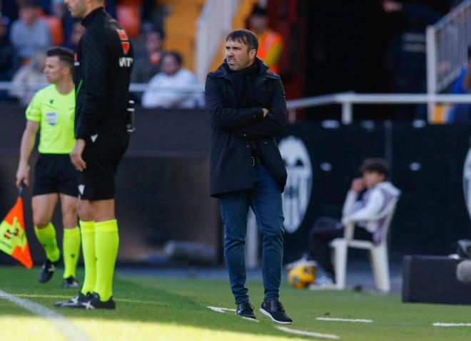 El 'Chacho' Coudet, en el Valencia-Alavés (Foto: Cordon Press).