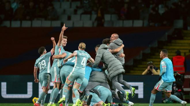 El Atlético celebra la victoria ante el Barcelona (foto: Cordon Press).