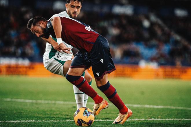 Morales, del Levante, ante el Huesca