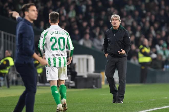 Giovani Lo Celso dialoga con Manuel Pellegrini (foto: Kiko Hurtado).