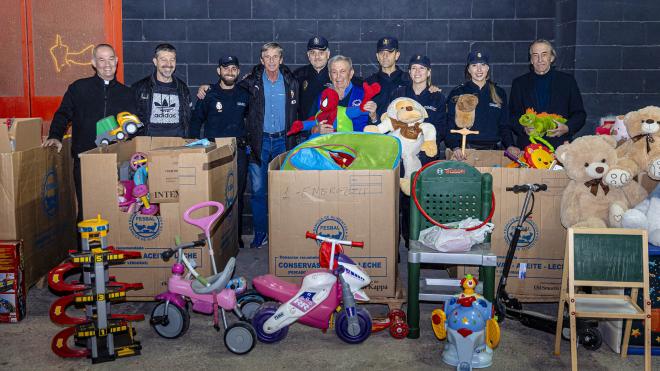El Valencia CF llega a las familias necesitadas por Navidad